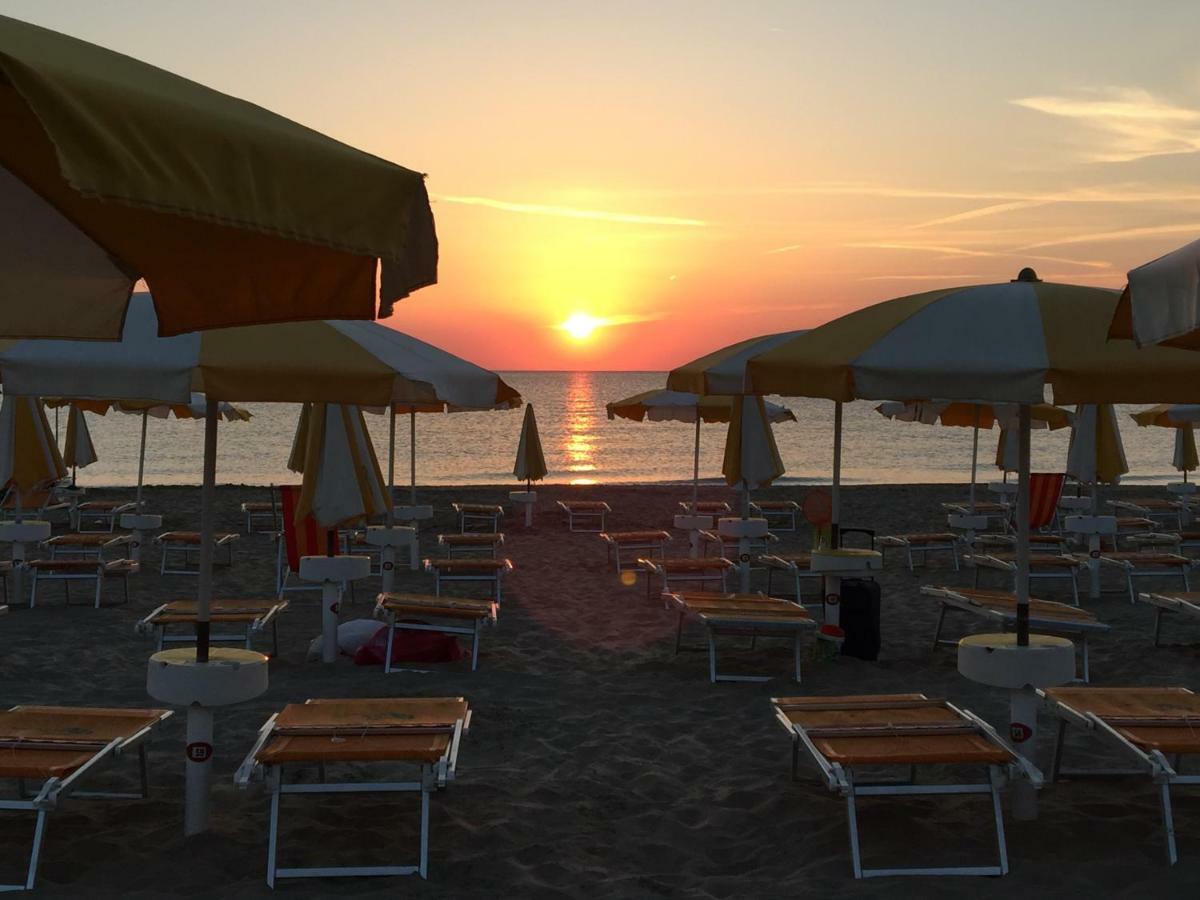 Sulmare Alba Adriatica Bed and Breakfast Exteriör bild